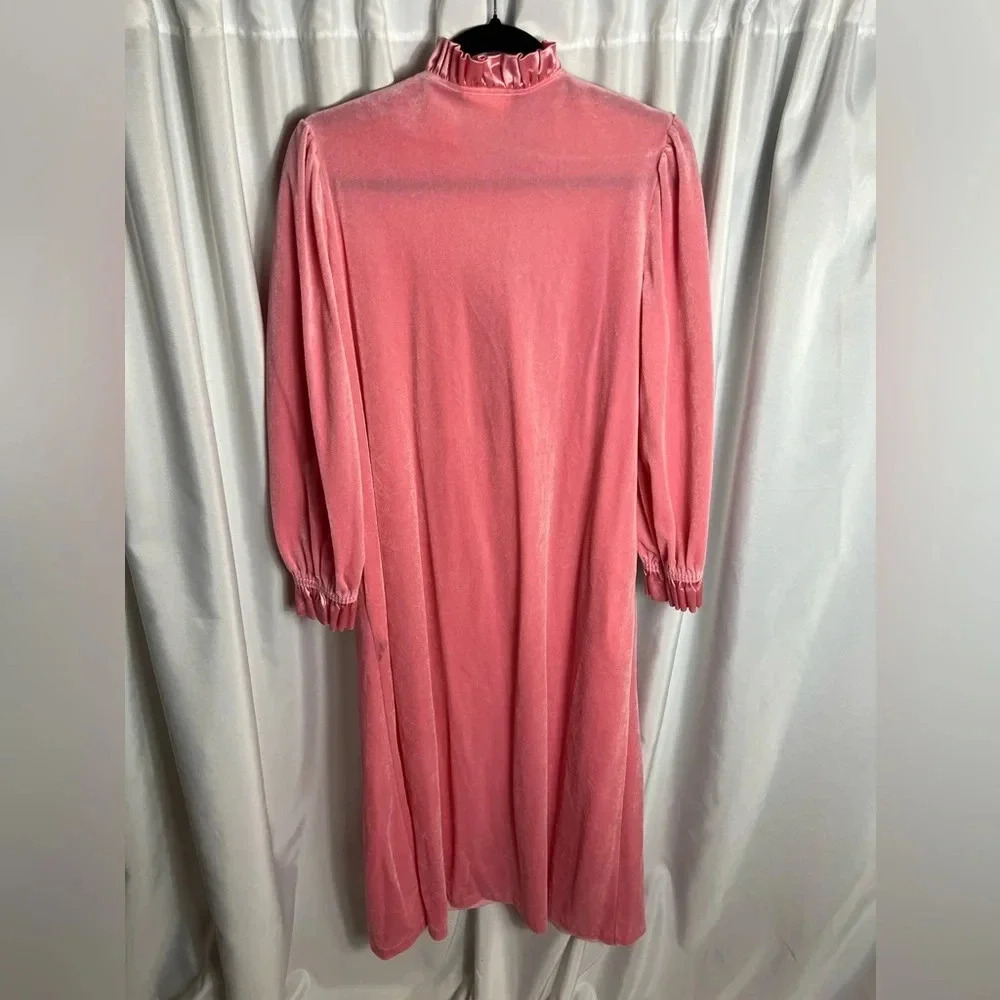 Vintage Gilligan O’Malley Pink Velour Lace Robe Medium USA 80s Loungewear - Picture 6 of 10